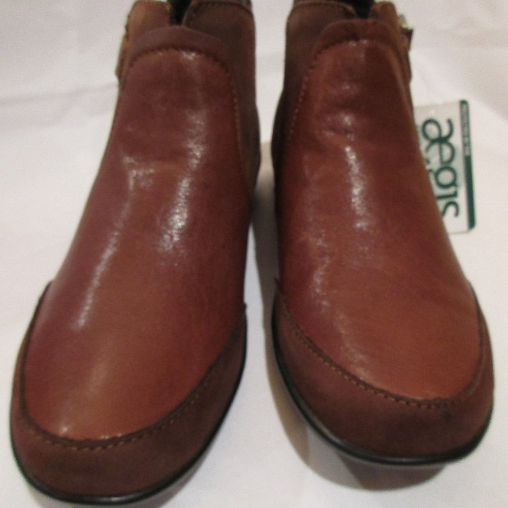 Aetrext short brown leather boots